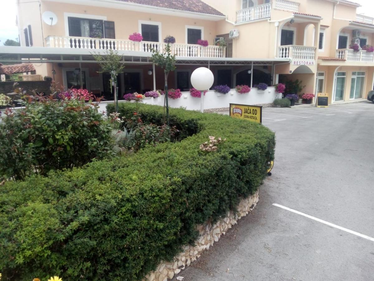 Hotel Pansion Restoran Marin Posedarje Esterno foto