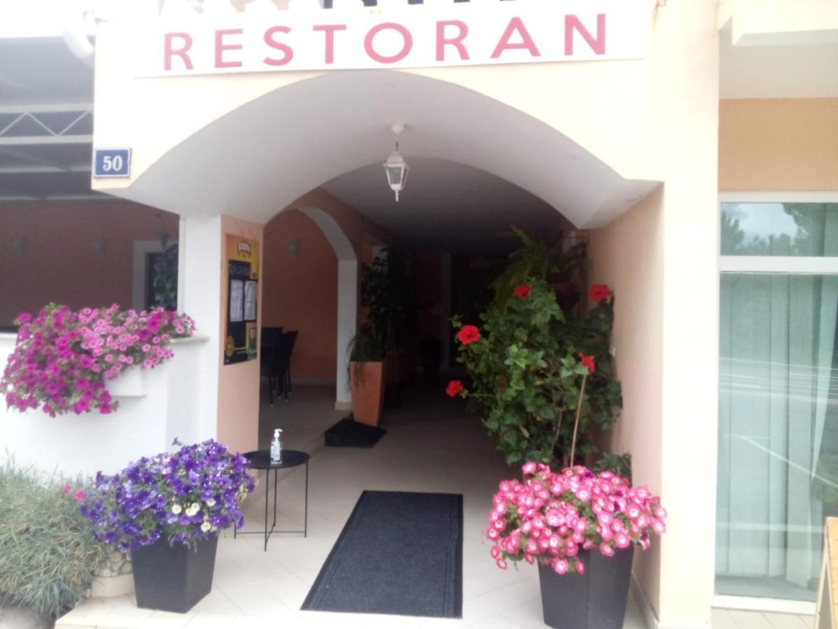Hotel Pansion Restoran Marin Posedarje Esterno foto