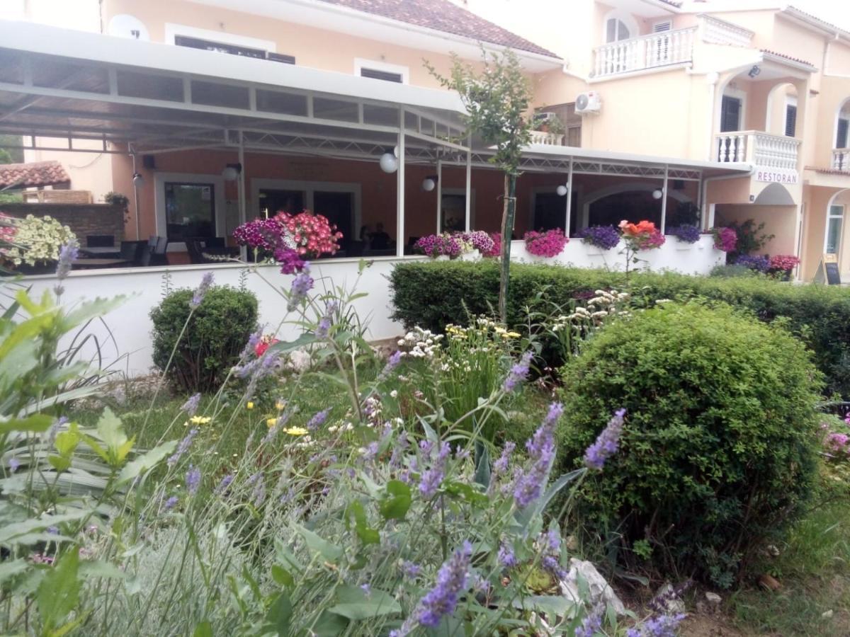 Hotel Pansion Restoran Marin Posedarje Esterno foto